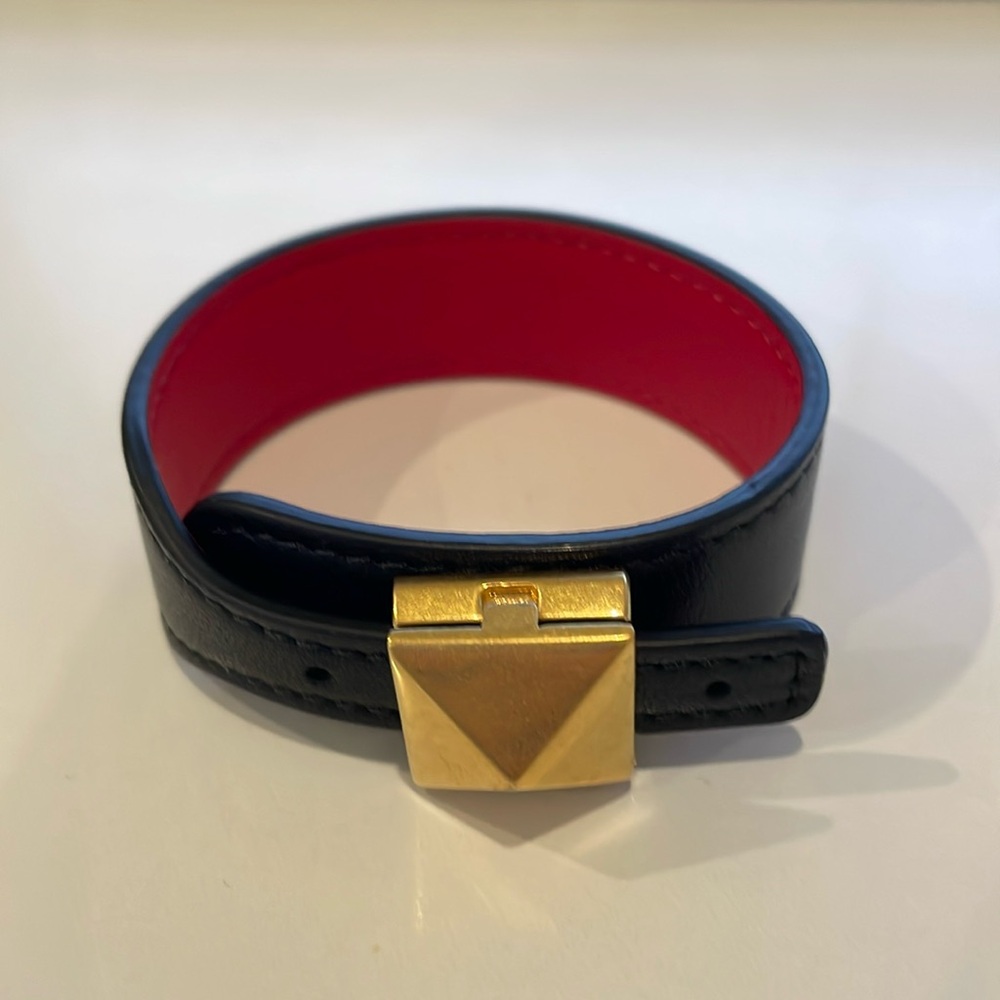Valentine one stud bracelet